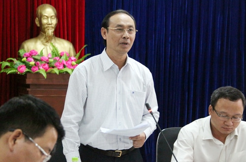 Thứ trưởng Lê Đình Thọ làm việc với cảng vụ Miền Nam. Ảnh: Hữu Công