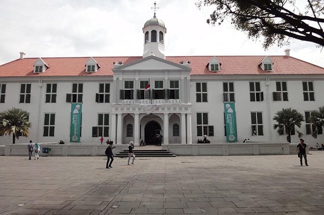 Bảo tàng Fatahillah với lối kiến trúc Hà Lan