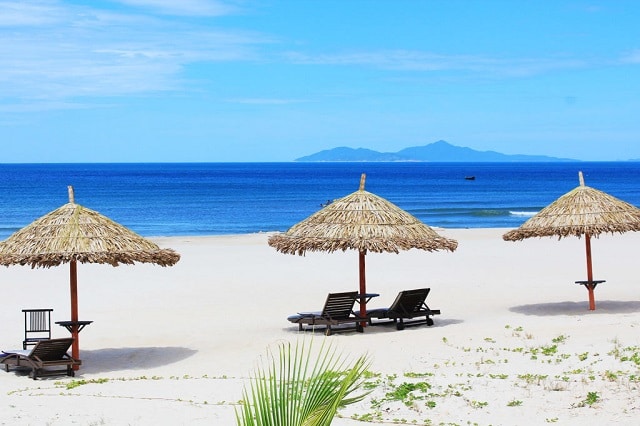 Bãi biển Mỹ Khê là một trong bãi biển đẹp nhất hành tinh