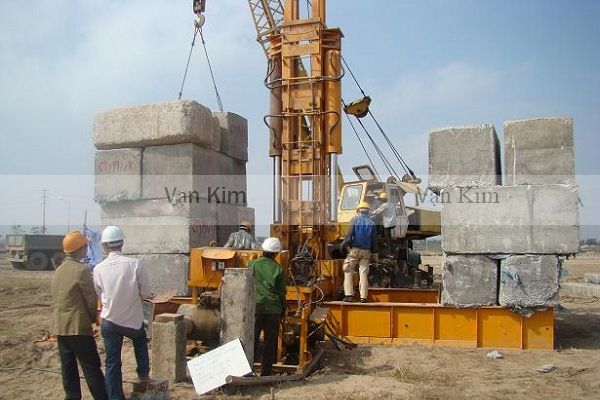 Những lưu ý khi thi công ép cọc tải sắt